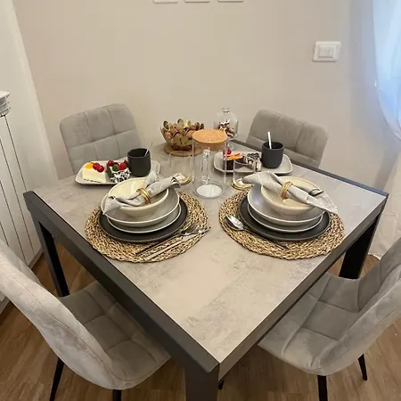 800 Mt From The Sea, 2room Apartment, Ac And Wifi Lägenhet *