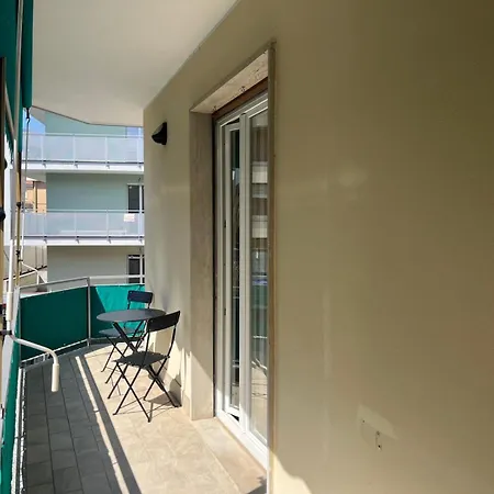 800 Mt From The Sea, 2room Apartment, Ac And Wifi Lägenhet
